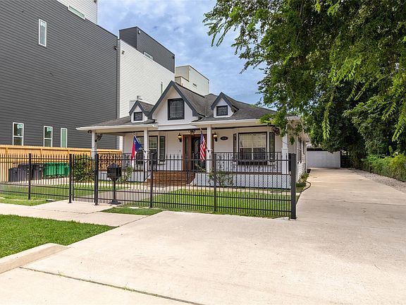 5th image of 1535 W 25th St