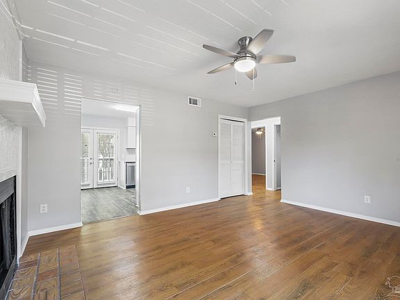 4th image of 2811 Langley Ave APT 207