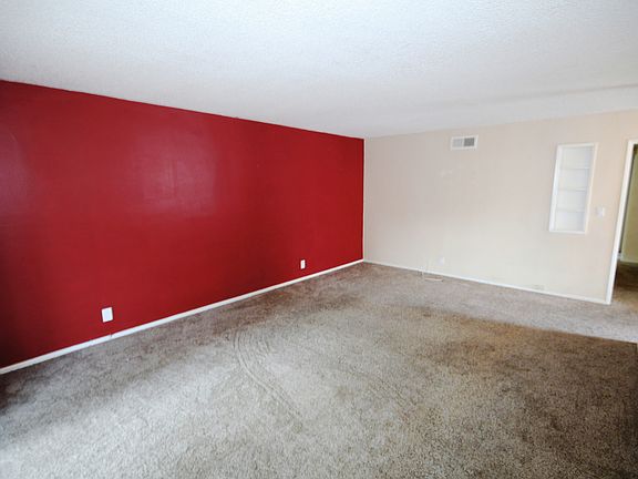 4th image of 6634 Yosemite Dr