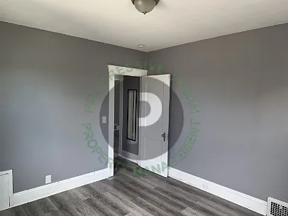 10709 Fidelity Ave — Photo 4