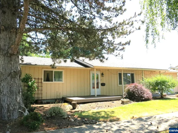 737 S 4th St, Independence, OR 97351