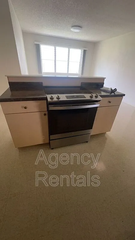 3 bed, 2.0 bath, 1780 sqft, $4,500 — Photo 1
