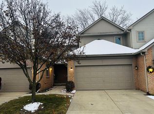 4896 Royal Cove Dr, Shelby Twp, MI 48316