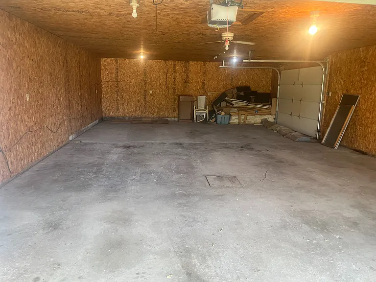 518 S Lucas Ave — Photo 10