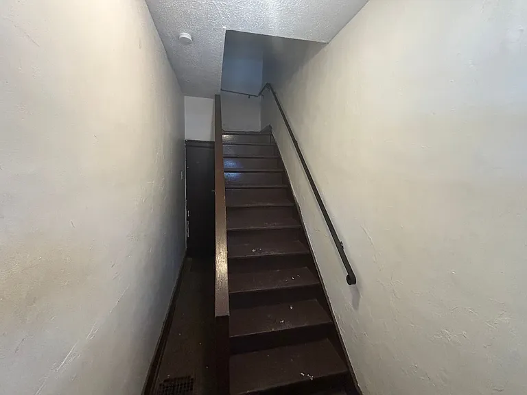 2226 Woodstock Ave #2 — Photo 3