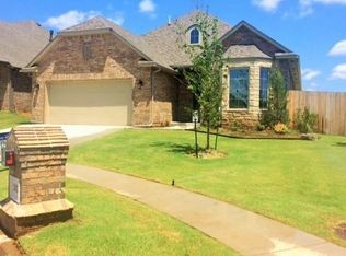 2837 SE 9th St, Moore, OK 73160