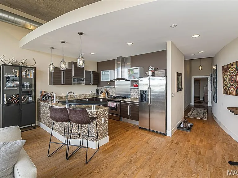 4100 Forest Park Ave #501 — Photo 7
