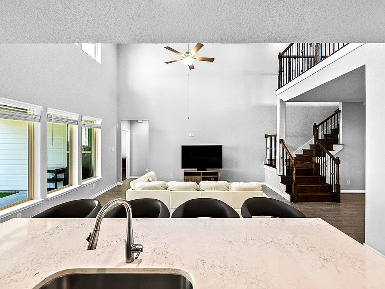 25023 Las Pilas — Photo 11