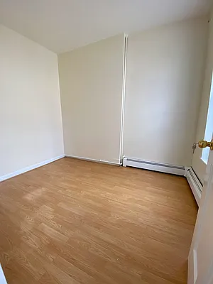 Rented by Manhattan Realty Group | media 6