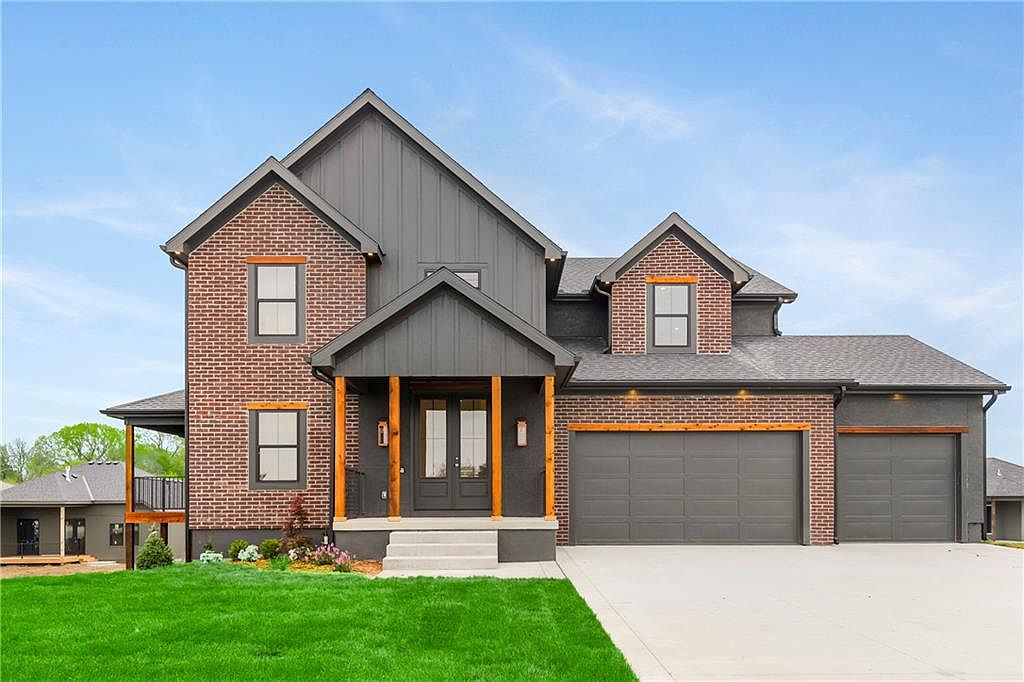4704 SE Claude Ct, Blue Springs, MO 64014 | Zillow