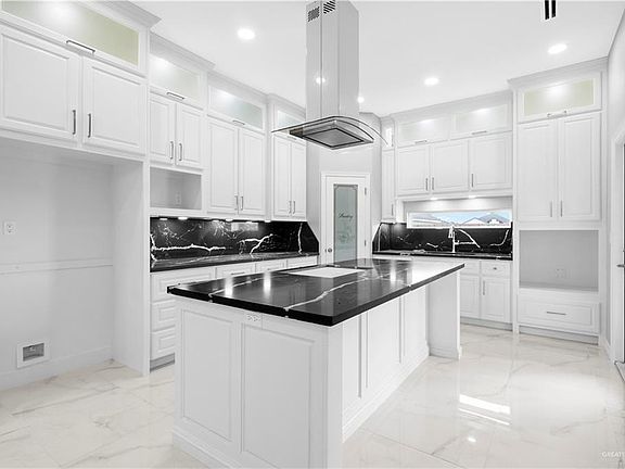 5th image of 1603 Isabella Grace St