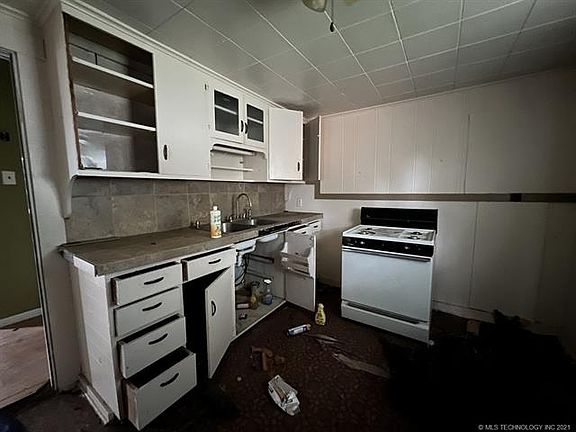 3rd image of 205 N Casaver Ave
