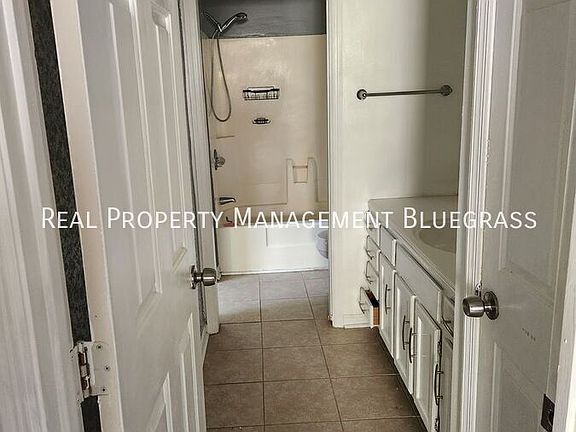 5th image of 3461 Laredo Dr