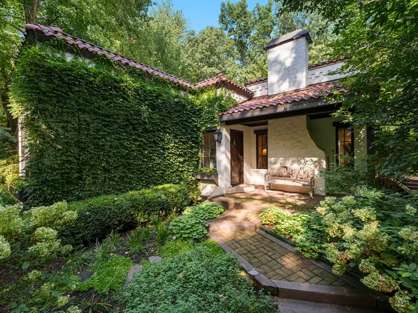 106 E Idler Ave, Beverly Shores, IN 46301