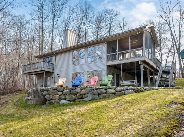36522 2nd Ave, Gobles, MI 49055