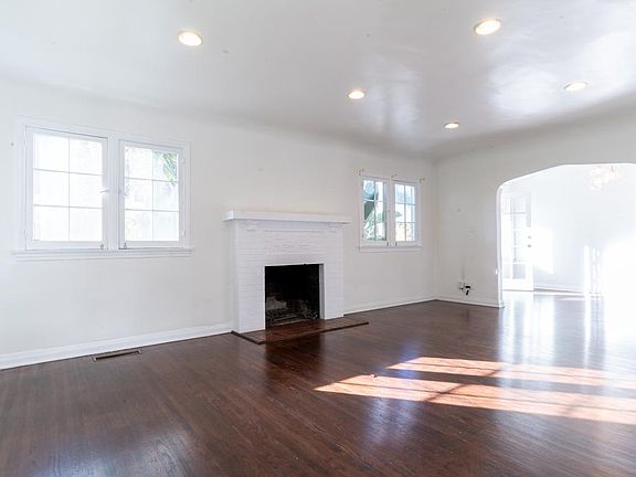 4th image of 901 Havenhurst Dr