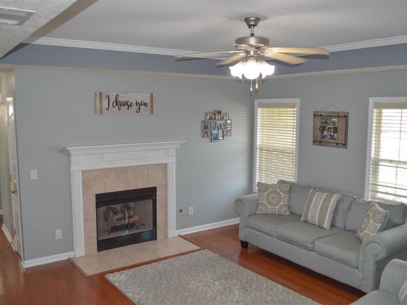 2nd image of 8018 Valencia Dr