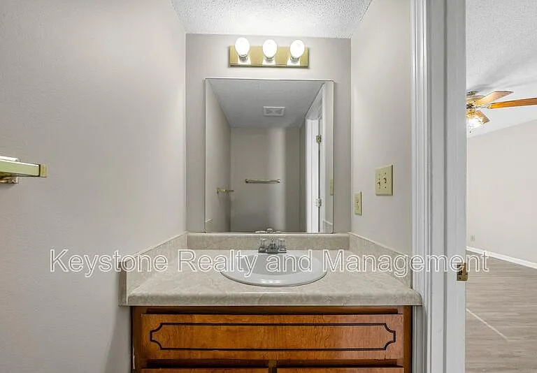 3280 Tower Dr #C — Photo 7