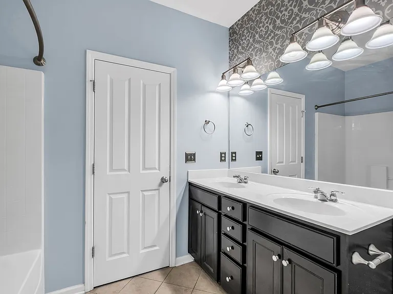 2031 Hemlock Dr #1 — Photo 13