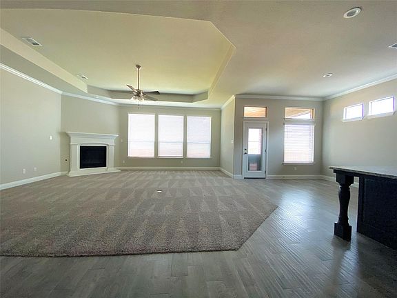 4th image of 15108 Gladstone Dr