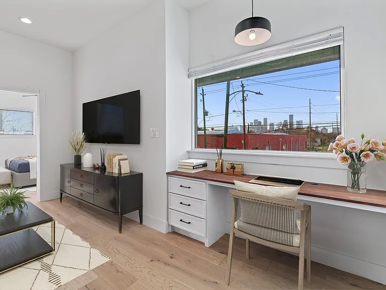 3802 Commerce St — Photo 21