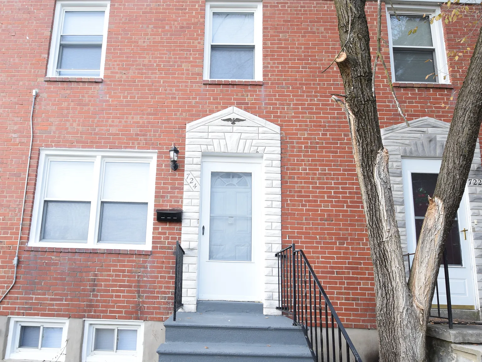 2 bed, 896 sqft, $1,525 — Photo 1