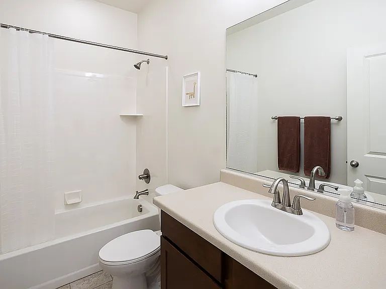1st image of 72 W Birds Eye Ln