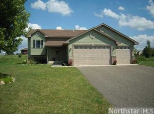 295 Waverland Ct, Waverly, MN 55390
