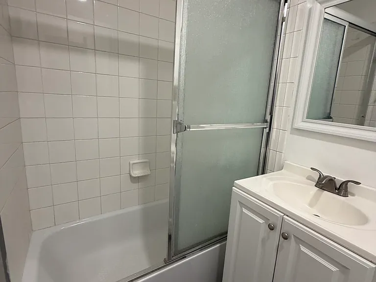 917 Georgia St — Photo 6