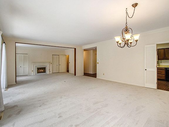 4th image of 4040 Greenleaf Cir APT 212