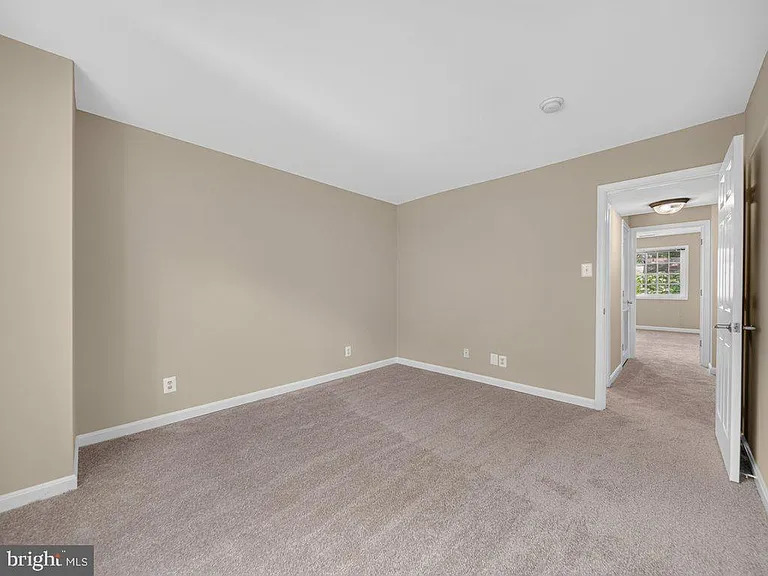 1201 N Van Dorn St — Photo 22