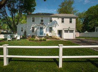 1 Robinson St, Darien, CT 06820