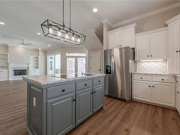 2nd image of 4808 Porter Cir