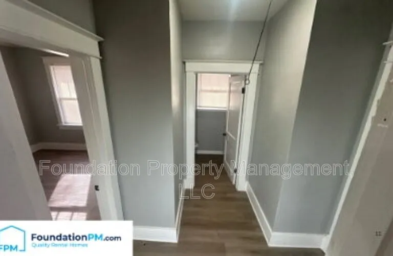 1041 Rosewood Ave — Photo 8