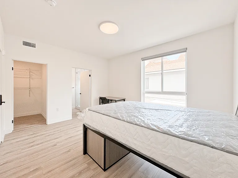 1743 Armacost Ave — Photo 48