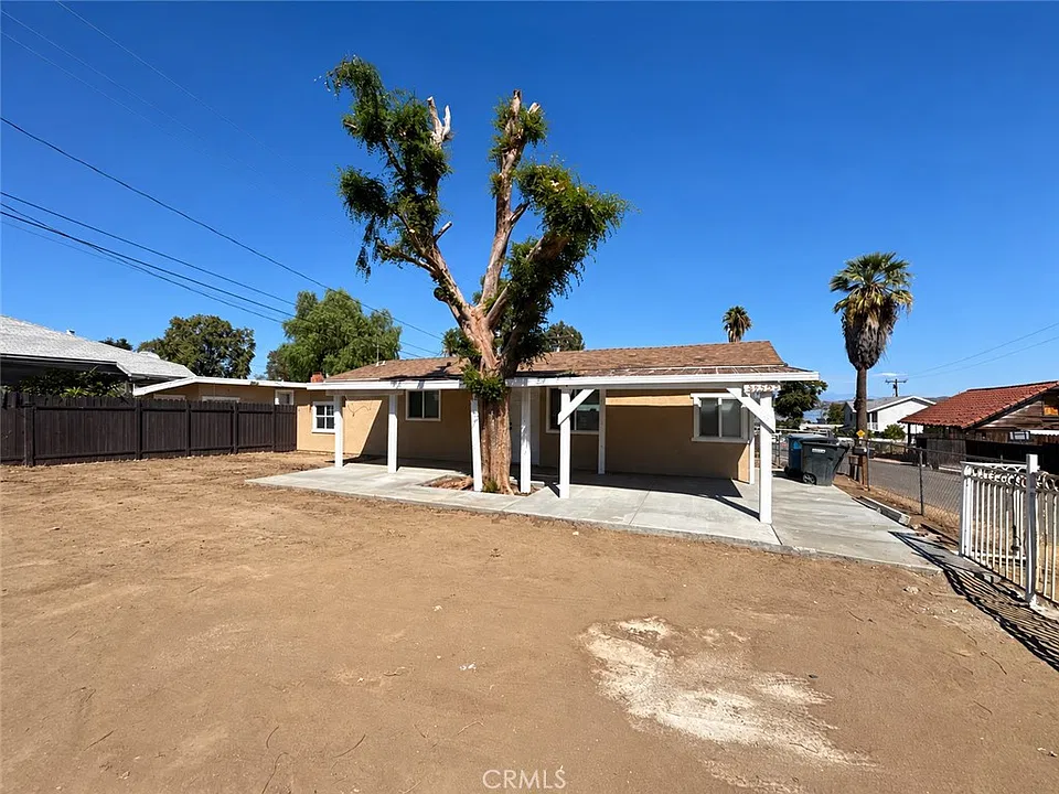 32995 Oleander Dr