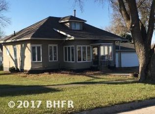 207 N 4th St, Guthrie Center, IA 50115