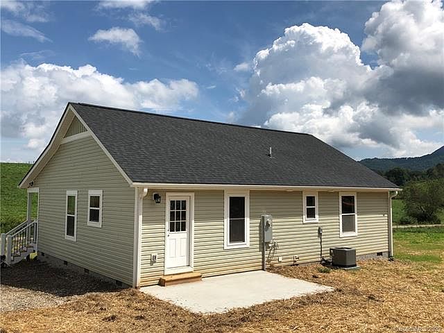 2nd image of 420 Sunny Side Rd