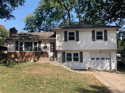9327 Hayes Dr, Overland Park, KS, 66212