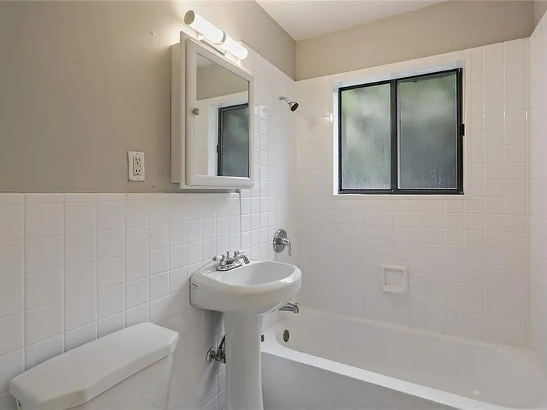 880 Glendale Ter NE #5 — Photo 9