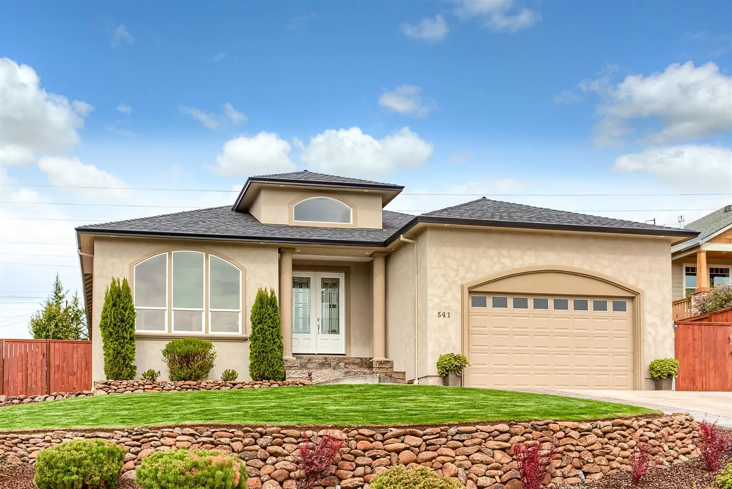 541 Whitney Ter photo 1