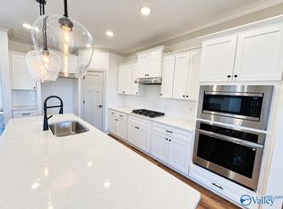 1115 Maplehurst St, Decatur, AL 35603