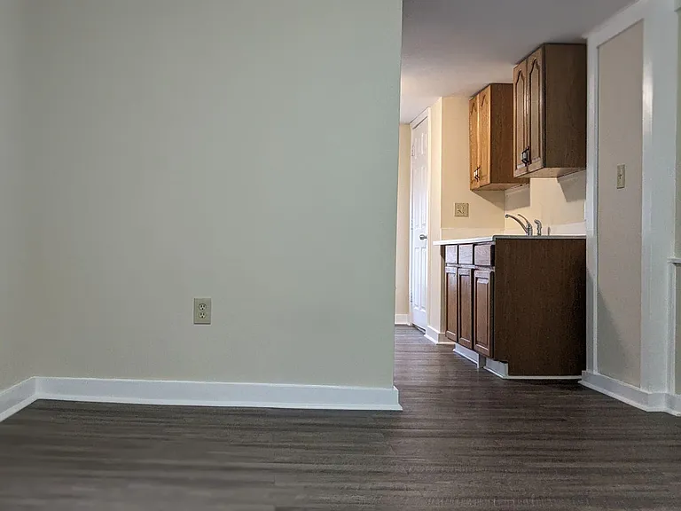 464 Pleasant St #8 — Photo 2