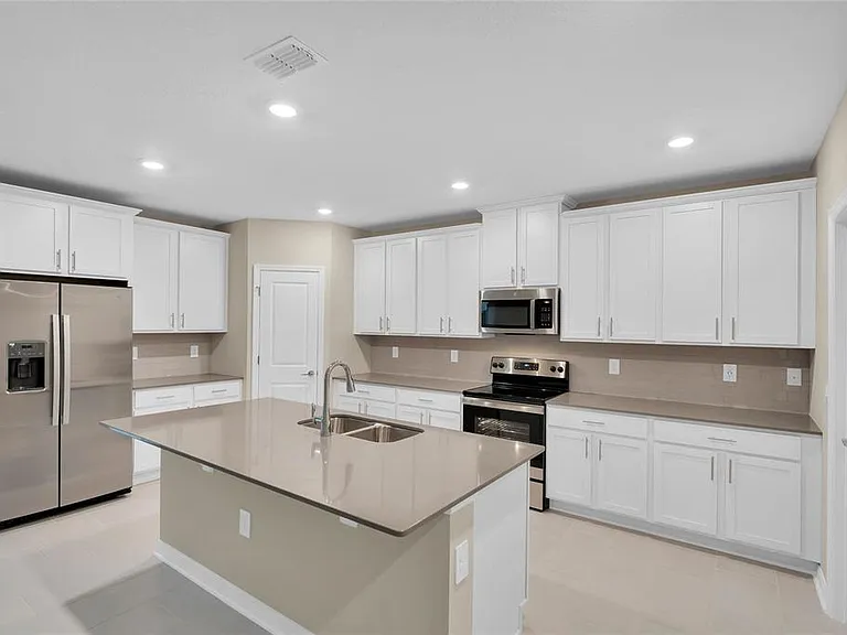 2840 Muller Oak Loop — Photo 4