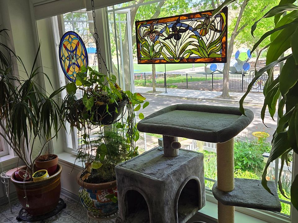 Fronch Room interior