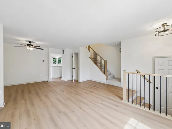 14608 Flower Hill Ct, Centreville, VA 20120