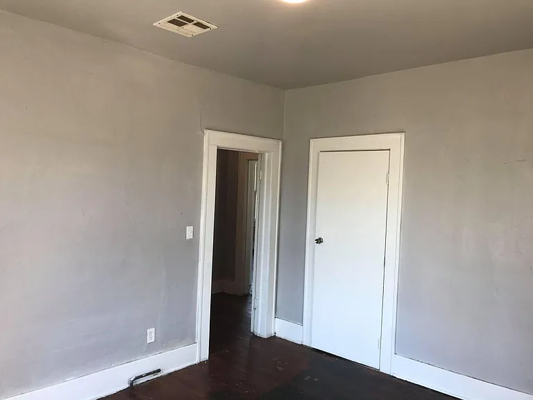 2123 Hayes St — Photo 11