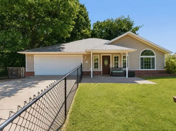 20782 Lakeshore Dr, Springdale, AR 72764