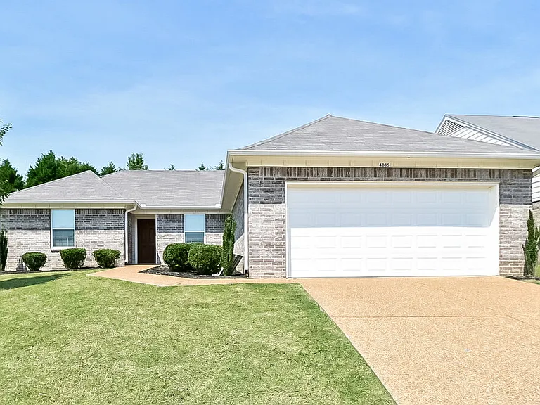 4085 Colton Dr — Photo 1