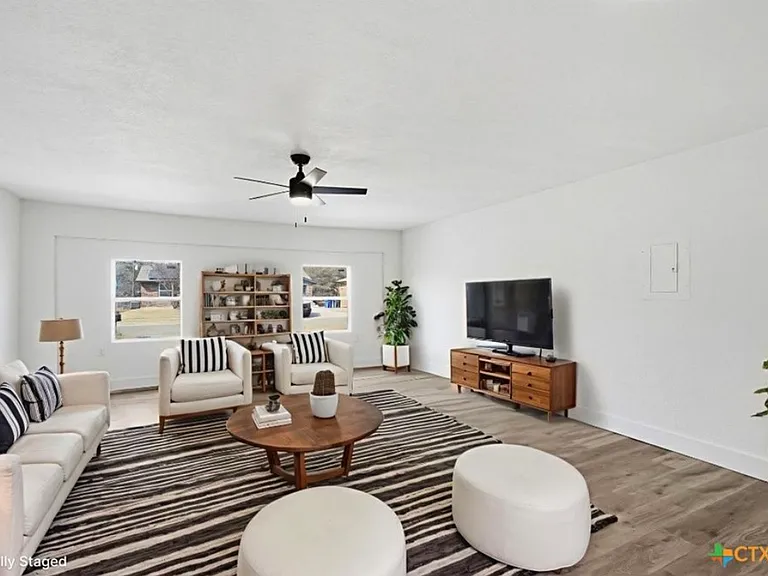 1404 Linda Ln — Photo 6